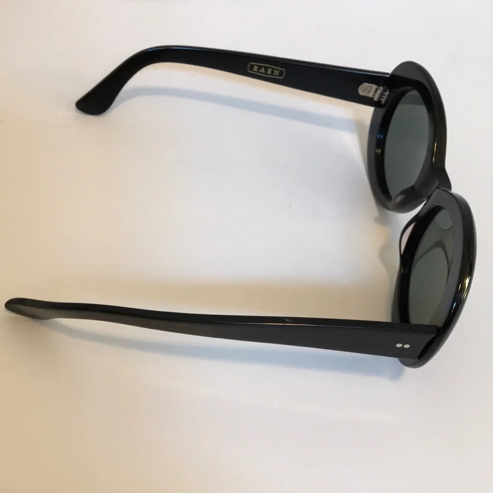 RAEN bold oval